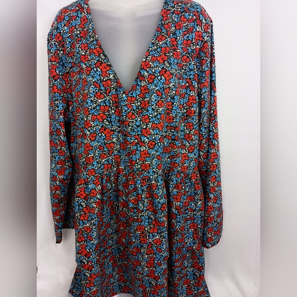 Boohoo Dresses & Skirts - BOHOO Red Blue Floral Cottagecore, Whimsy,Travel Spring V-Neck Dress Size XL‎